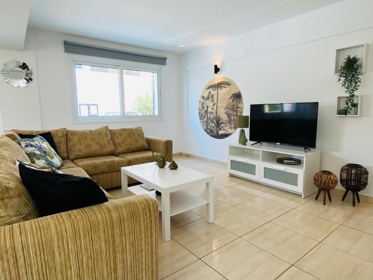 Serena'S 2-Br Apartment In Larnaca Exteriér fotografie